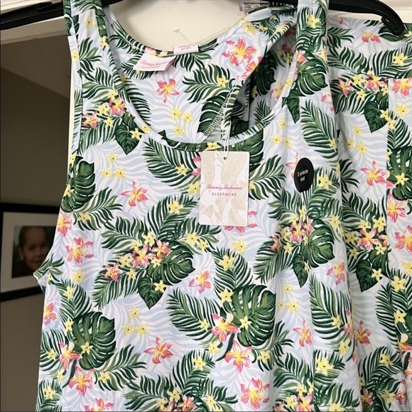 Super Cute Tommy Bahama Tropical PJs large top medium bottoms NWT - Picture 6 of 9
